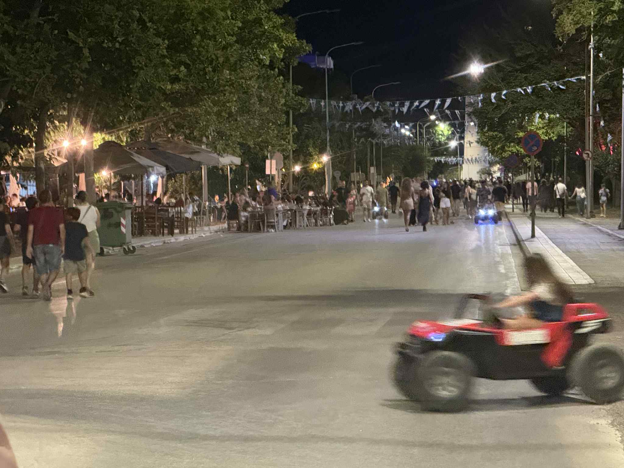 Αλεξανδρούπολη: Τουριστική κίνηση και κοινωνικές αντιδράσεις