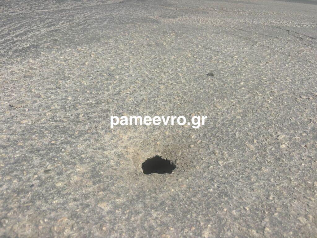 Επικίνδυνη μικρή λακκούβα στο οδόστρωμα στη Σοφοκλέους στην Αλεξανδρούπολη