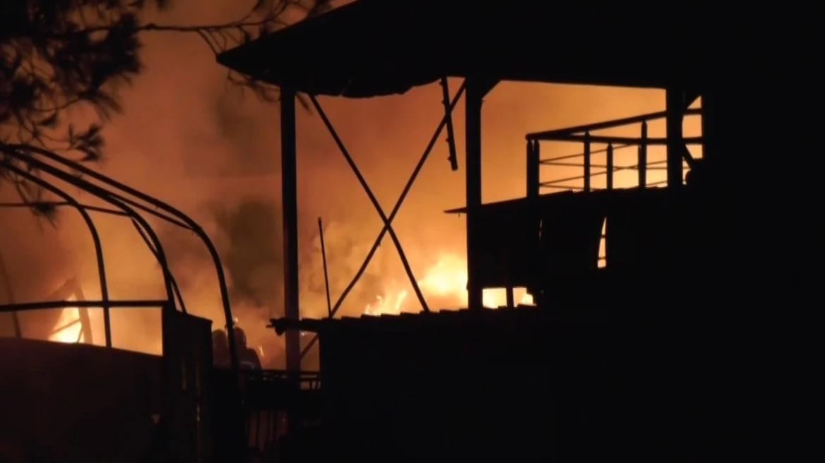 Φωτιά σε μονάδα ανακύκλωσης στη Μόρια