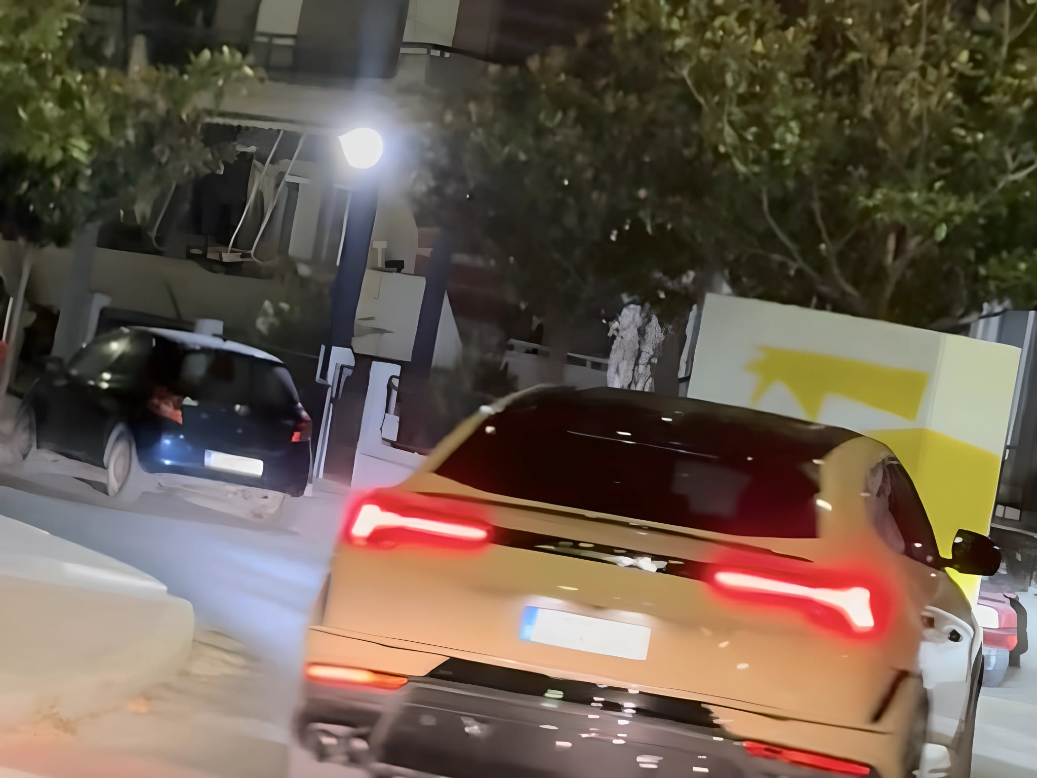 Η νέα Lamborghini Urus SE, το πιο ακριβό και εκρηκτικό SUV που κυκλοφορεί στην Ελλάδα, εμφανίστηκε στους δρόμους της Αλεξανδρούπολης και προκάλεσε πανικό!