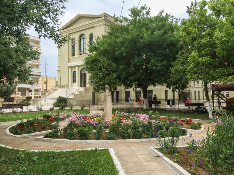 Το πρώτο Διοικητικό Συμβούλιο του Συλλόγου Αποφοίτων της Ζαριφείου Παιδαγωγικής Ακαδημίας Αλεξανδρούπολης