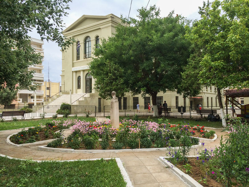 Το πρώτο Διοικητικό Συμβούλιο του Συλλόγου Αποφοίτων της Ζαριφείου Παιδαγωγικής Ακαδημίας Αλεξανδρούπολης