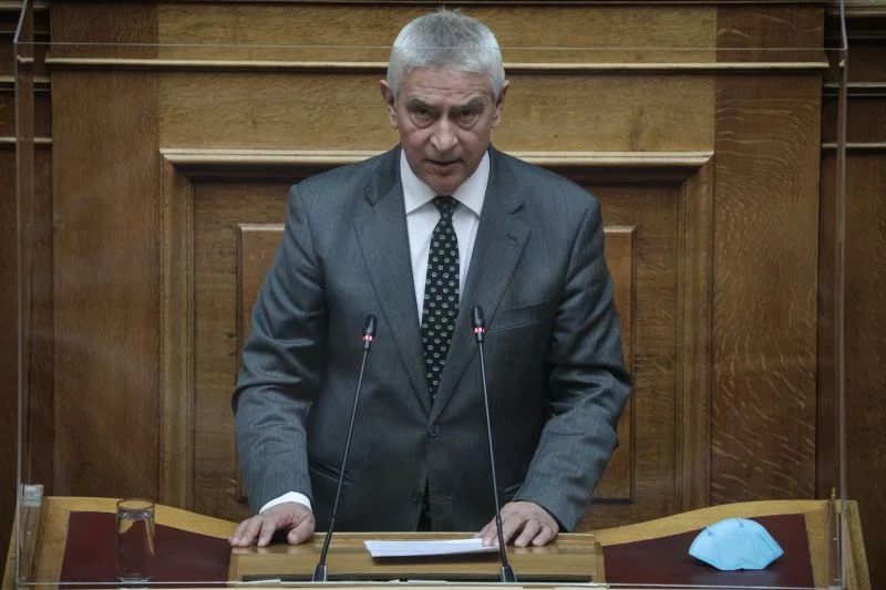 Ο βουλευτής Έβρου Αναστάσιος Δημοσχάκης μιλά στην Κοινοβουλευτική Ομάδα της ΝΔ για το Σύνταγμα