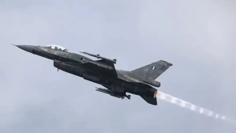 Ελληνικό μαχητικό F-16 αναχαιτίζει τουρκικά αεροσκάφη στο Αιγαίο