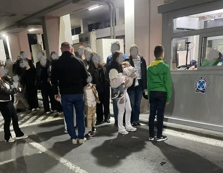 Χάος δίχως τέλος στα σύνορα του Έβρου - Το νέο ψηφιακό σύστημα της ΕΕ έφερε ουρές χιλιομέτρων και αναμονή έως 10 ώρες