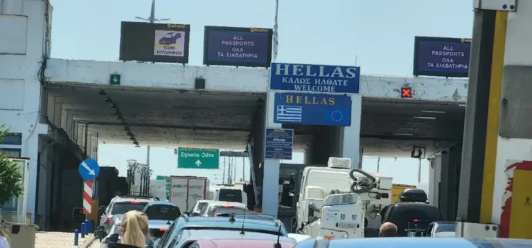 Ουρές οχημάτων στο Τελωνείο Κήπων Έβρου με πολύωρη αναμονή λόγω βιομετρικών ελέγχων