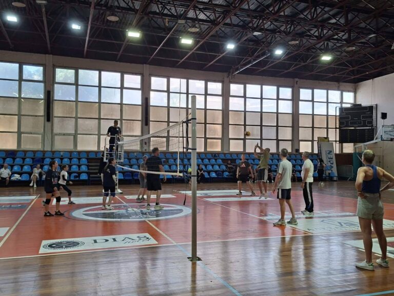 Καλοκαιρινή γιορτή του Φοίνικα Αλεξανδρούπολης με αγώνες γονέων και παιδιών