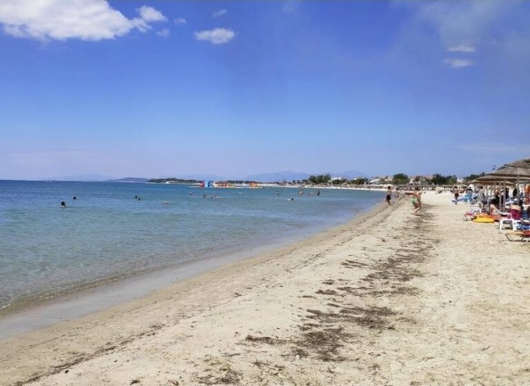 Η παραλία της Αρωγής στη Ροδόπη