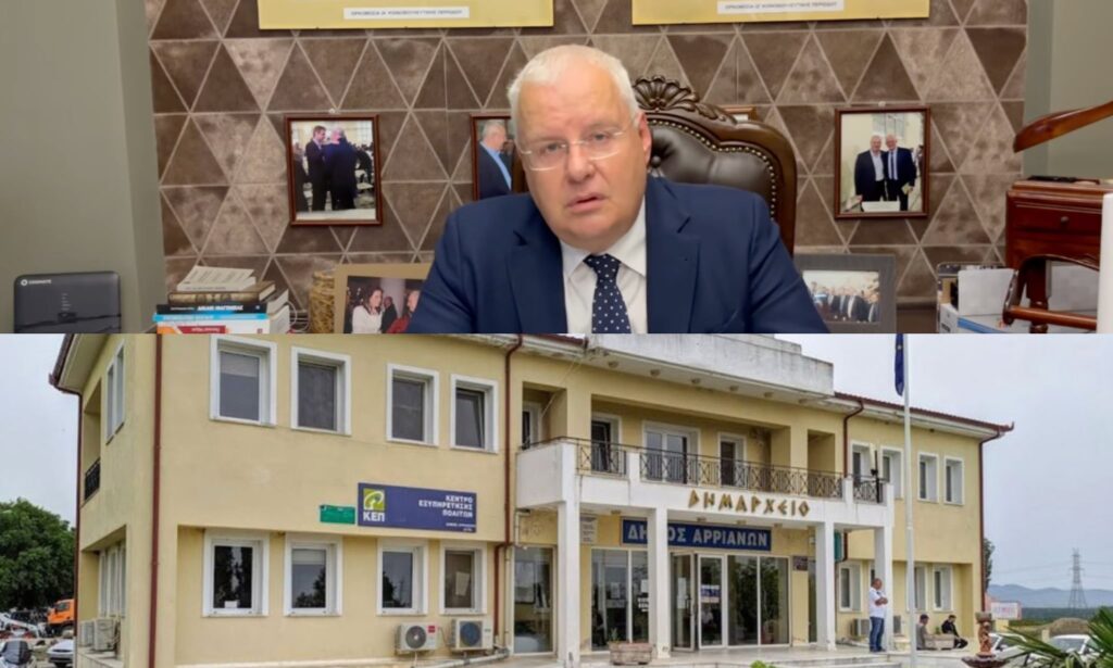 Ο βουλευτής Ροδόπης του ΠΑΣΟΚ Ιλχάν Αχμέτ κατά τη διάρκεια δήλωσης στο γραφείο του για τον Δήμο Αρριανών.