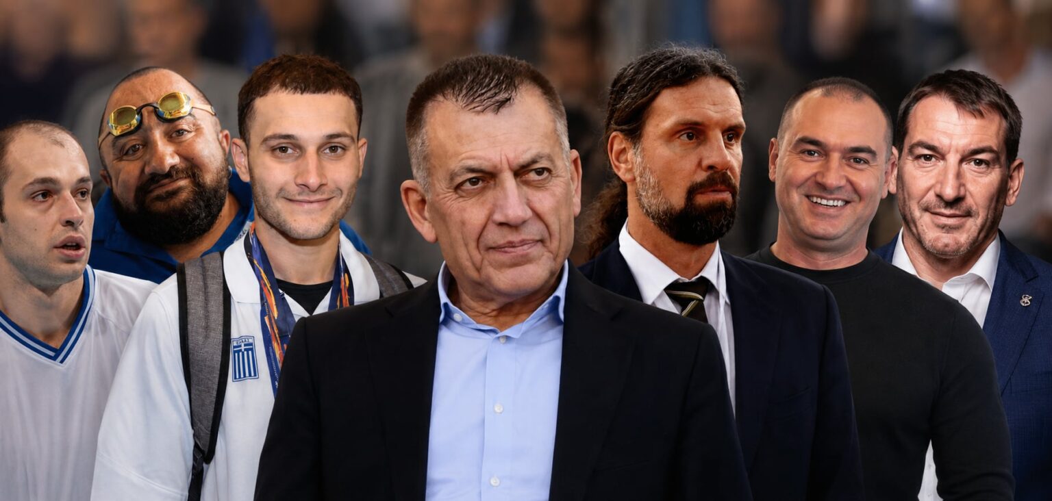 Ο Γιάννης Βρούτσης με αθλητές και ολυμπιονίκες