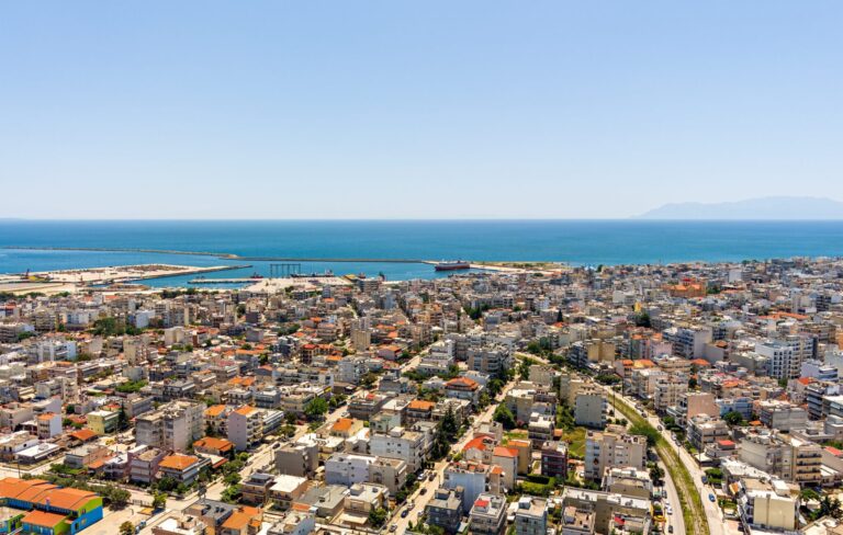 ΑΑΔΕ: Ανοίγει ο δρόμος για πώληση κατασχεμένων ακινήτων ακόμα και με μερική εξόφληση της οφειλής
