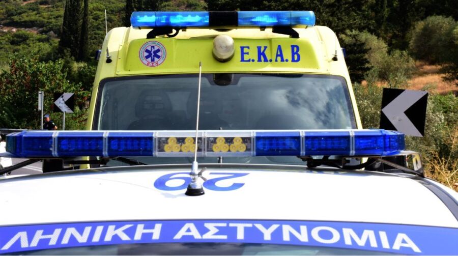 Περιπολικό της αστυνομίας σε δρόμο της Ροδόπης μετά από τροχαίο δυστύχημα.