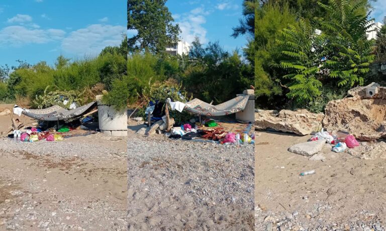Αυτοσχέδιες σκηνές, παρατήρηση παράνομου ελεύθερου κάμπινγκ, ριμμένα σκουπίδια και πλαστικά μπουκάλια στην ακτή κάτω από το πρώην άλσος της Αργούς στην Αλεξανδρούπολη.