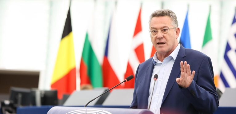 Κώστας Αρβανίτης: «Δεν είναι ασφαλές να είσαι δημοσιογράφος στην Ευρωπαϊκή Ένωση»
